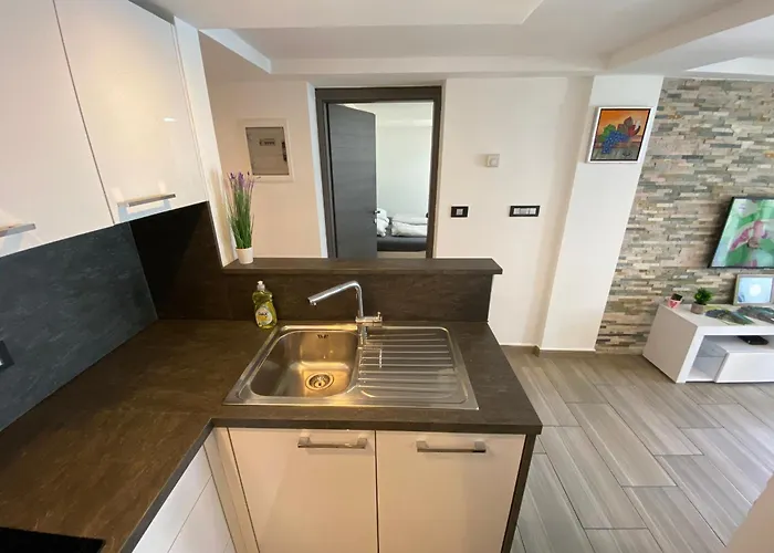 Castle View Apartma *